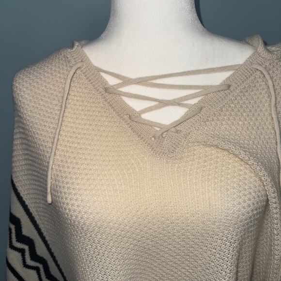 Kori America Cream S/M Sweater Poncho Fringe Hooded Autumn Essential Cozy Soft - Picture 3 of 9